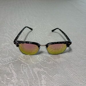 DIFF Eyewear Gray Marble Color Sunglasses